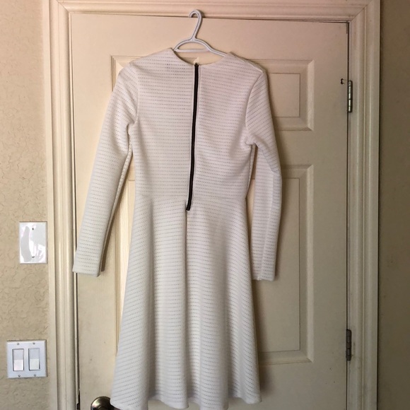 White dress - Picture 3 of 3